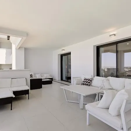 Διαμέρισμα 3 Bedroom Flat, Pool & Sea Views At Hills *