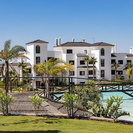 3 Bedroom Flat, Pool & Sea Views At Hills Διαμέρισμα
