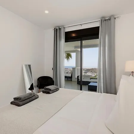 Διαμέρισμα 3 Bedroom Flat, Pool & Sea Views At Hills Εστεπόνα
