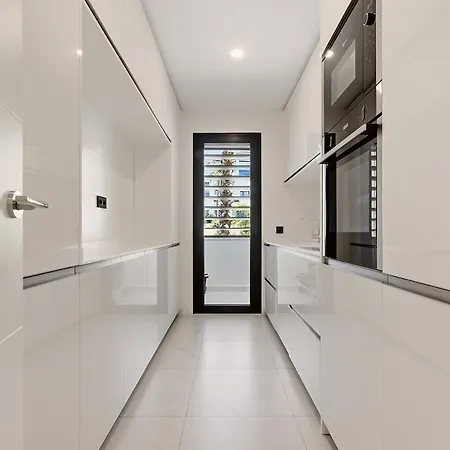 3 Bedroom Flat, Pool & Sea Views At Hills Διαμέρισμα *