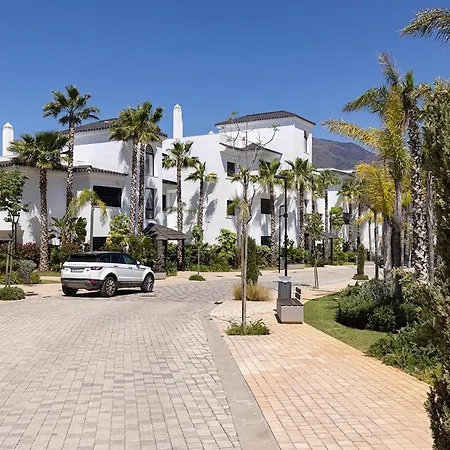 Διαμέρισμα 3 Bedroom Flat, Pool & Sea Views At Hills Εστεπόνα