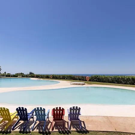 3 Bedroom Flat, Pool & Sea Views At Hills *