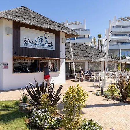3 Bedroom Flat, Pool & Sea Views At Hills * Εστεπόνα